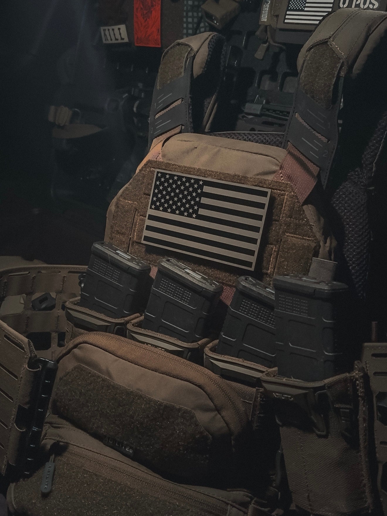 AMERICAN FLAG GLOSS BLACK